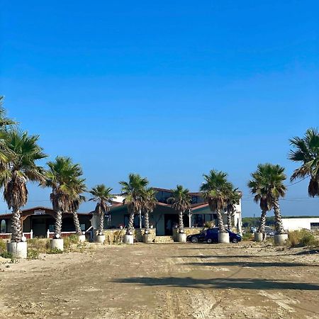 Saint Tropez Durres Hotel Bisht Kamez Kültér fotó
