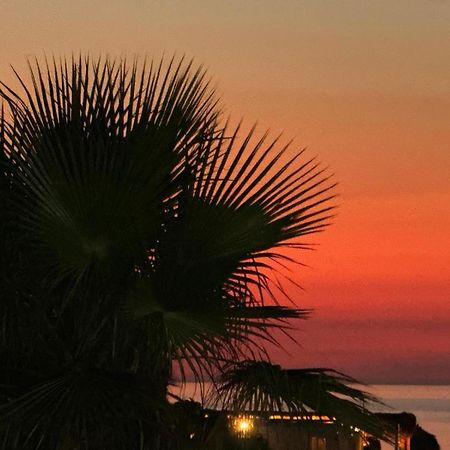 Saint Tropez Durres Hotel Bisht Kamez Kültér fotó