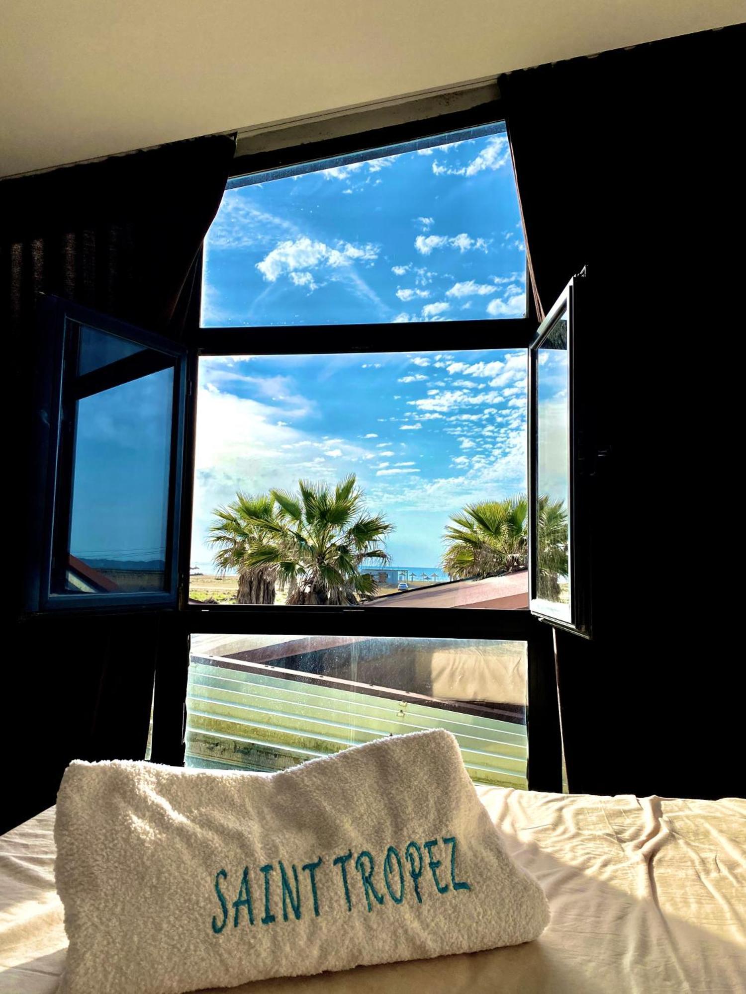Saint Tropez Durres Hotel Bisht Kamez Kültér fotó