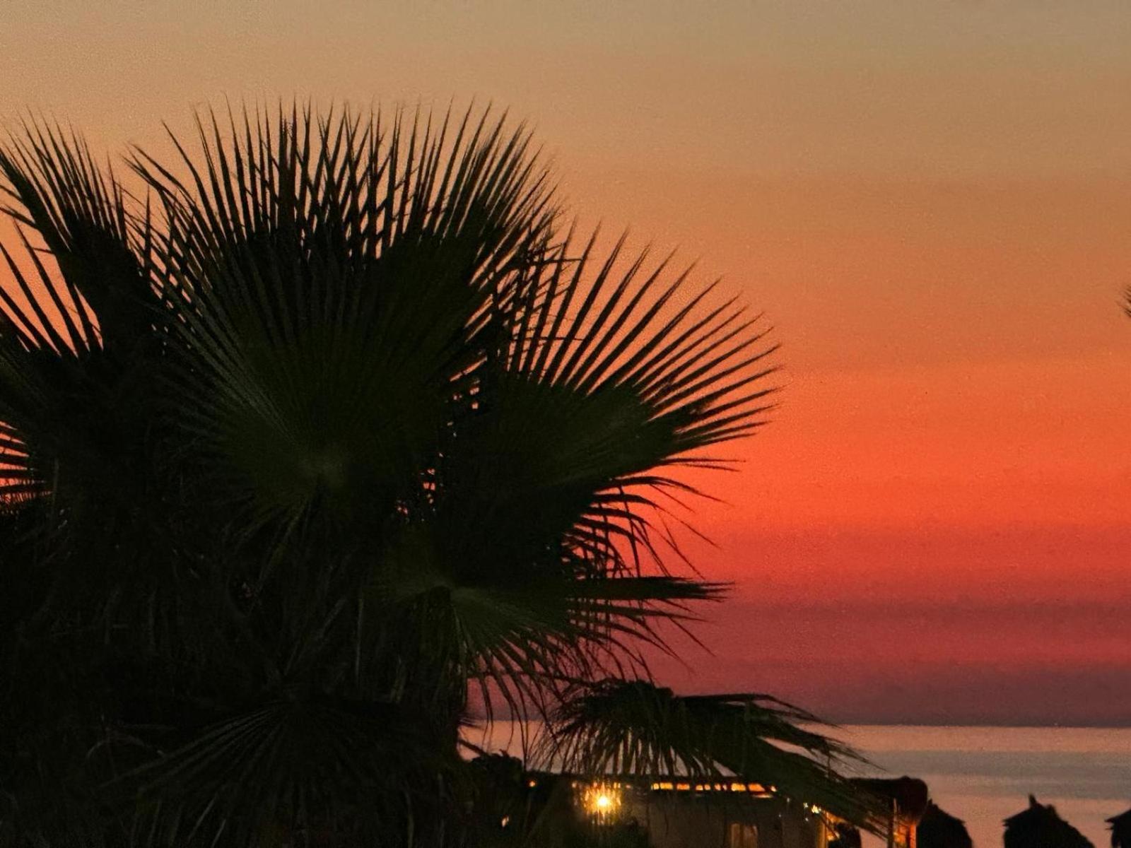 Saint Tropez Durres Hotel Bisht Kamez Kültér fotó