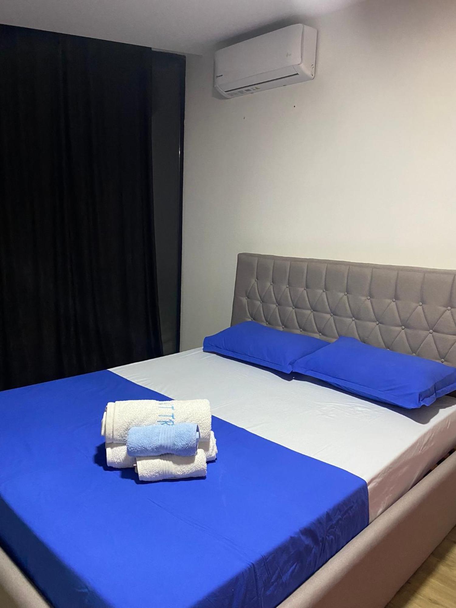 Saint Tropez Durres Hotel Bisht Kamez Kültér fotó