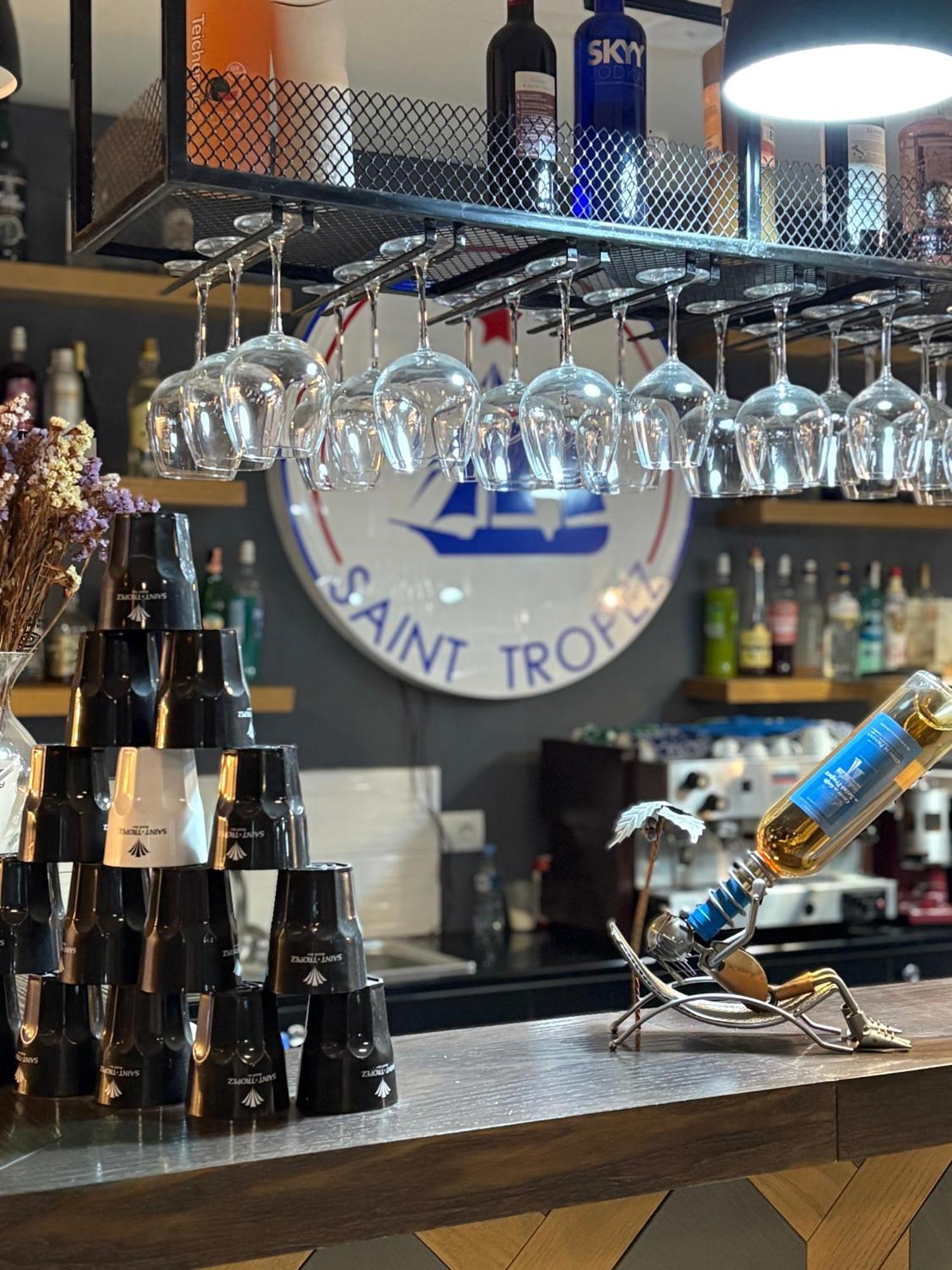 Saint Tropez Durres Hotel Bisht Kamez Kültér fotó