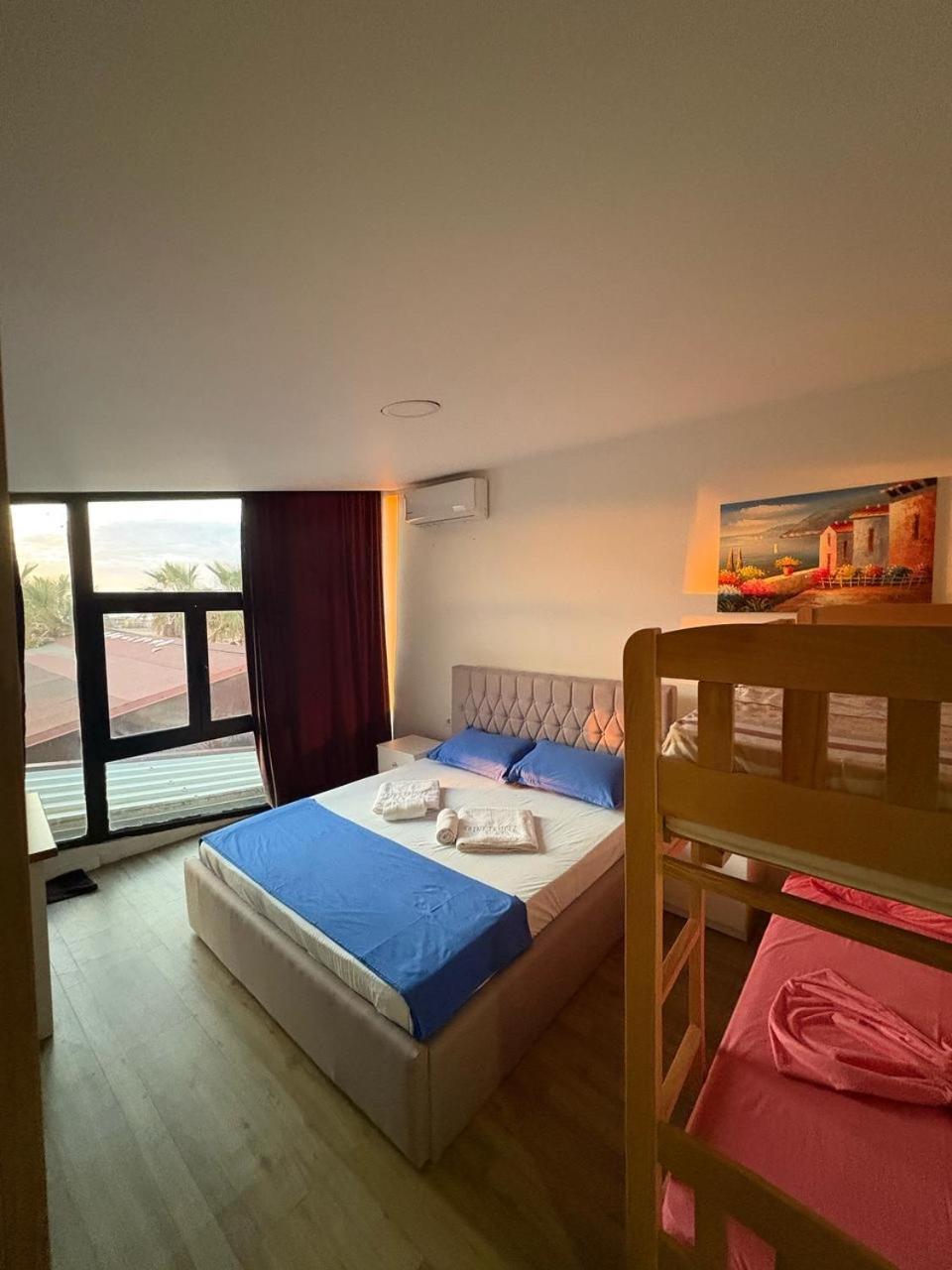 Saint Tropez Durres Hotel Bisht Kamez Kültér fotó